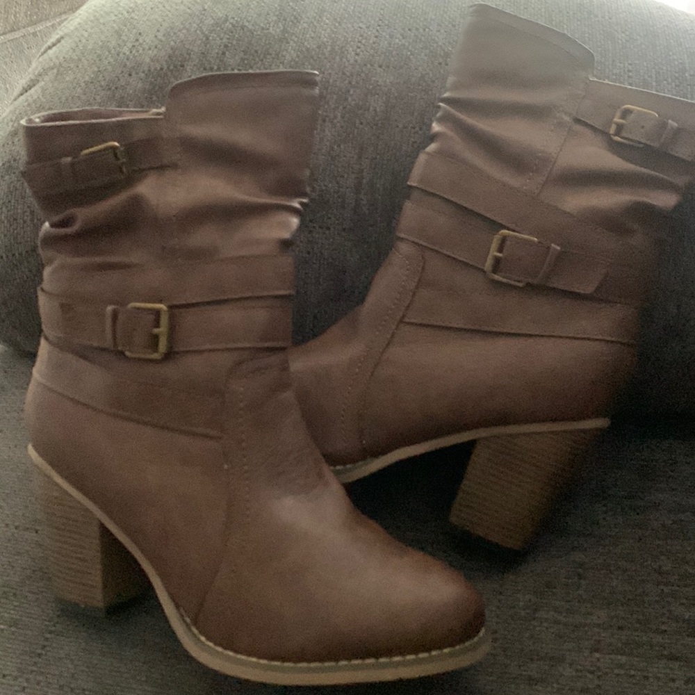 High heel boots